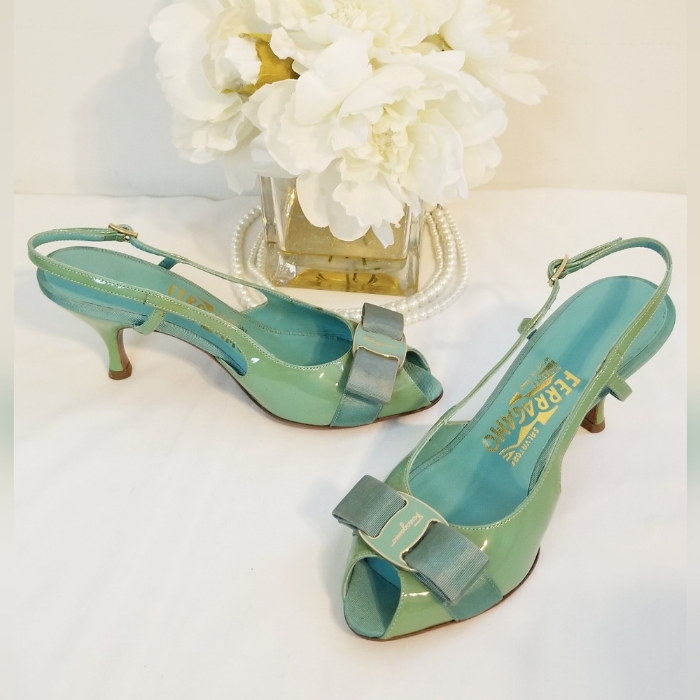 Salvatore Ferragamo Vintage Mint Green Peep Toe Bow Slingback Heels - Picture 3 of 15